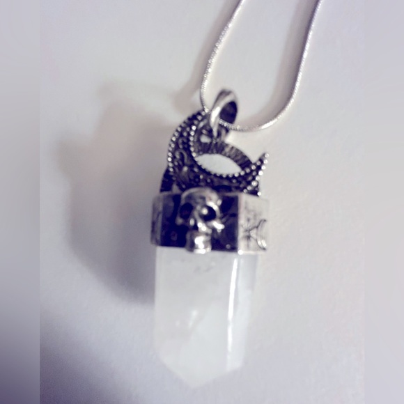 NWOT Necklace Quartz white stone faceted point pendant, skull, crescent moon - Picture 6 of 7